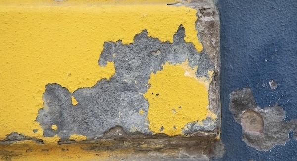 worn blue and yellow bricks